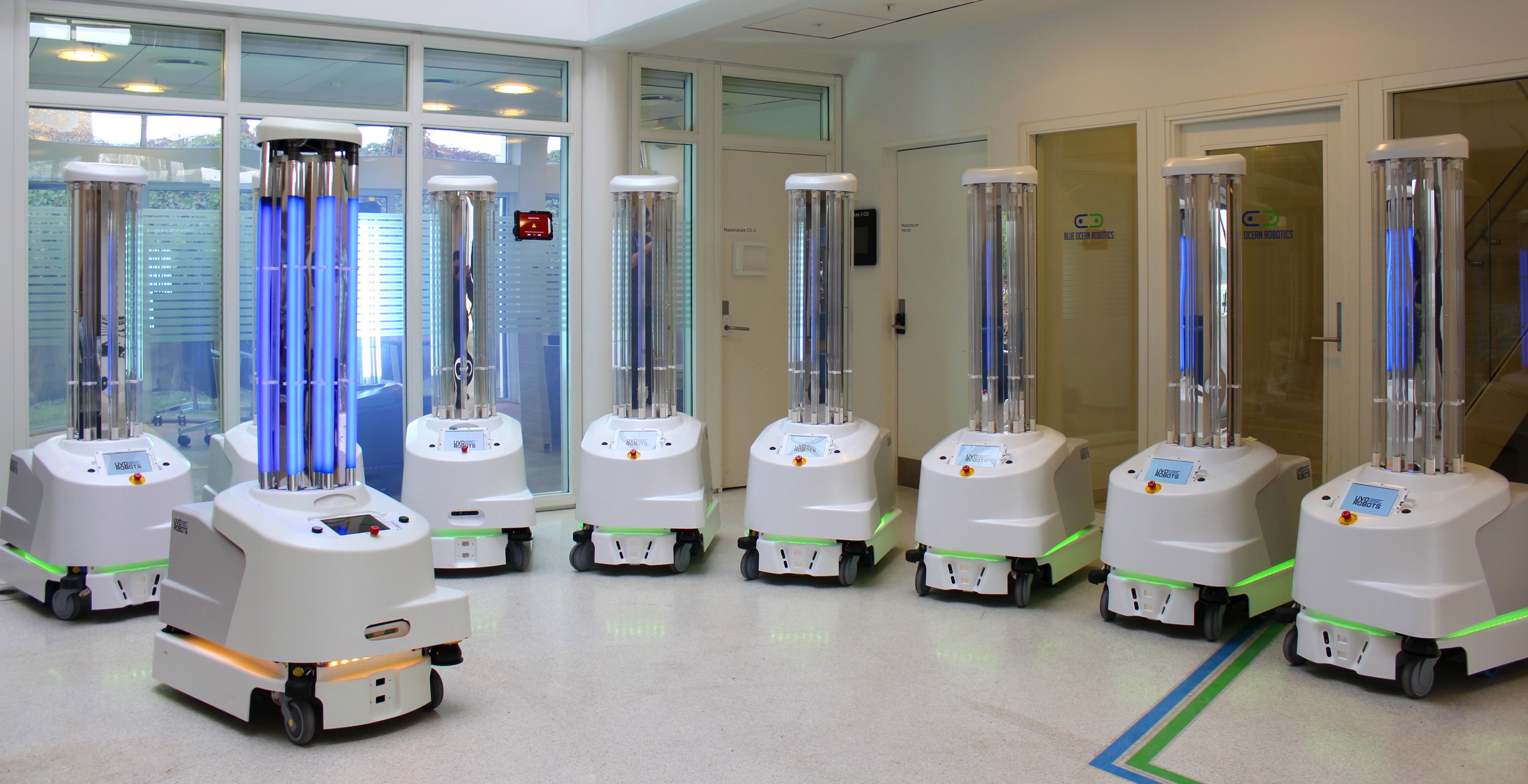 无人驾驶紫外线消毒机器人正在测试其对冠状病毒的有效性。  图片来源：Blue Ocean Robotics和UVD Robots